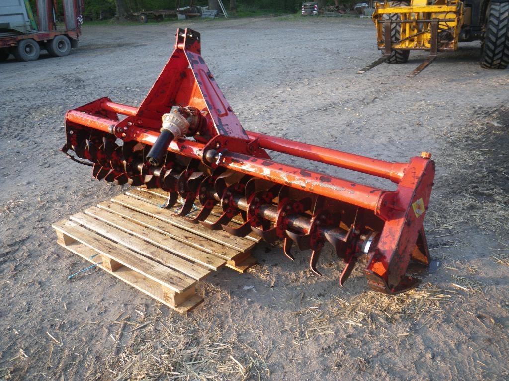 plusieurs outils de travaille du sol, Articles professionnels, Enlèvement