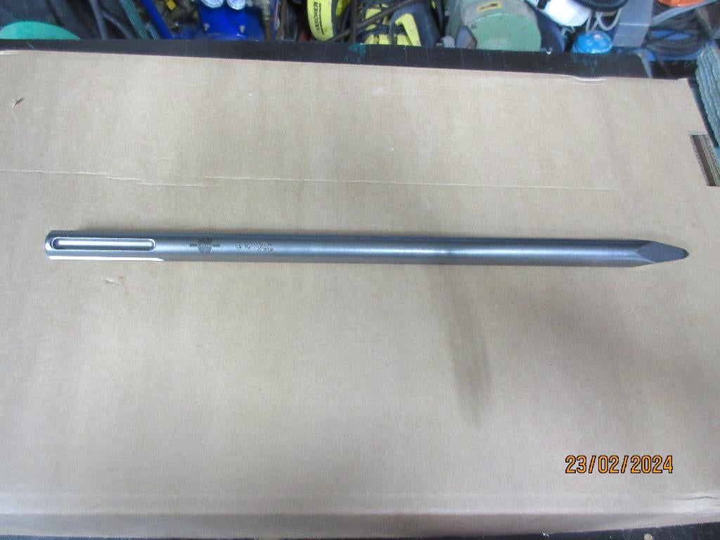 pointe de marteau pic, Enlèvement, Neuf