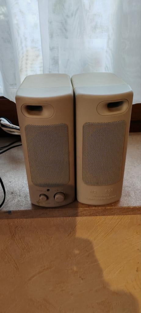 Baffles multimédia, Enlèvement, Utilisé, Haut-parleurs Frontaux, Arrière ou Stéréo