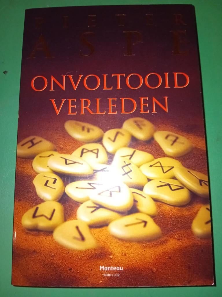 boek pieter aspe onvoltooid verleden, Pieter Aspe, Ophalen of Verzenden, Zo goed als nieuw, Nederland