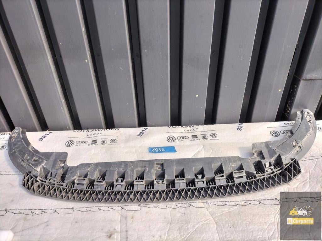 8V3807233, SPOILER DE PARE-CHOCS AVANT AUDI A3 8V SPORTBACK, Pare-chocs, AUDI AG, Auto-Union-Strasse 1
85045  Ingolstadt, DE, Audi