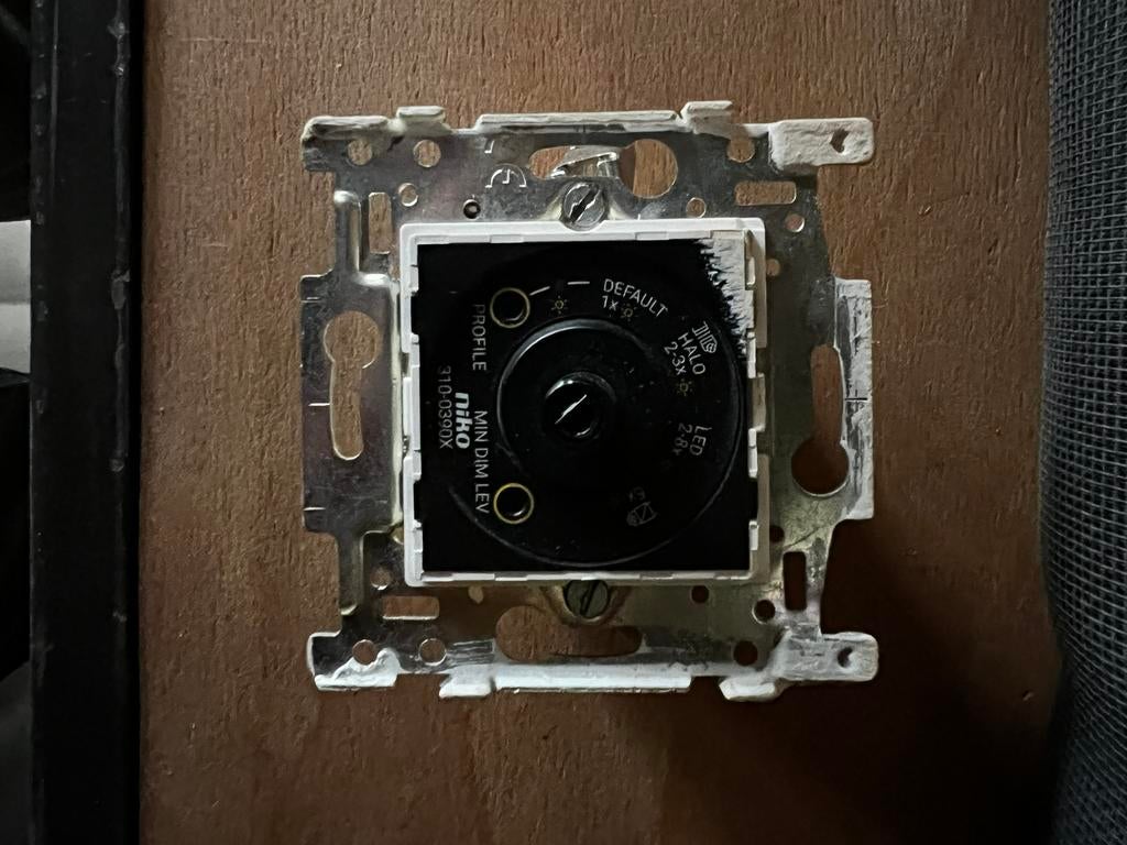 Niko universele draaidimmer 310 0390X, Doe-het-zelf en Bouw, Ophalen of Verzenden, Zo goed als nieuw, Schakelaar