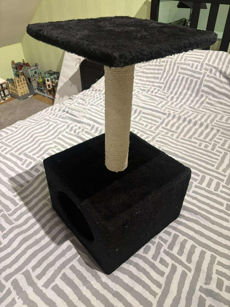 Krabpaal en mandje, Dieren en Toebehoren, Ophalen, Zo goed als nieuw, Krabpaal