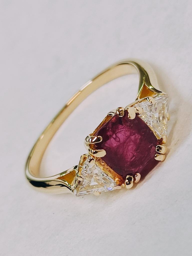 Antieke gouden ring met robijn 0,75kt en diamanten 0,50kt, Handtassen en Accessoires, Ringen, Zo goed als nieuw, Goud, Goud, Met edelsteen