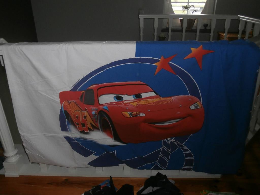 Eenpersoonsdekbed Cars + kussensloop, Enfants & Bébés, Chambre d'enfant | Linge de lit, Enlèvement ou Envoi, Utilisé