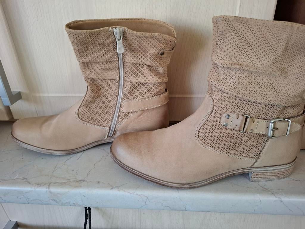 Laarsjes maat 41, Ophalen