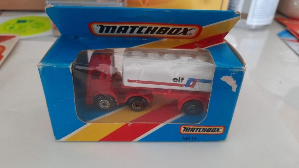 Matchbox Elf articulated truck in box, Ophalen of Verzenden, Gebruikt, Auto