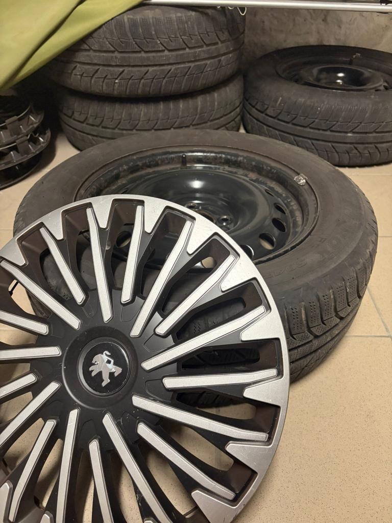 Pneus hiver avec jantes tôles, Autos : Pièces & Accessoires, Pneus & Jantes, 15 pouces, Pneus hiver, Autre, Pneu(s)