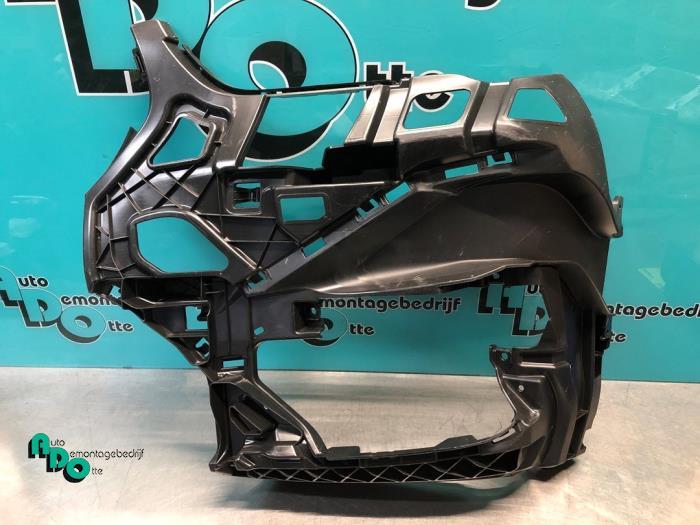 Bumperdeel links-voor van een BMW X1 (X1 15-), Gebruikt, -, -, Ophalen of Verzenden