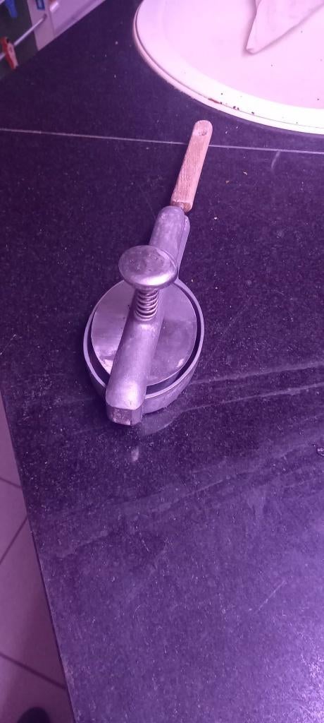 hamburgerpers / vleespers hamburgers met houten handvat, Ophalen of Verzenden