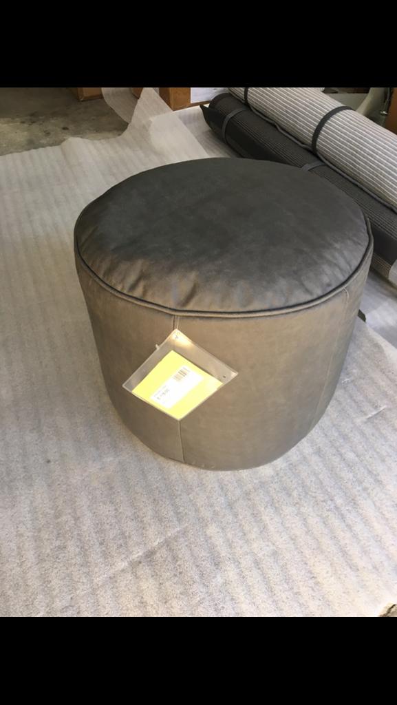 Nieuwe lederen poef Maxfurn jopli kleur:antraciet, Minder dan 50 cm, Rond, Nieuw, Ophalen of Verzenden