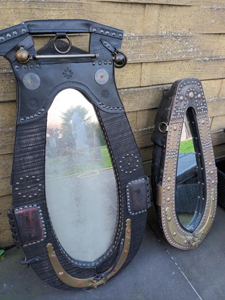 Koppel paarden garelen met spiegel, Ophalen