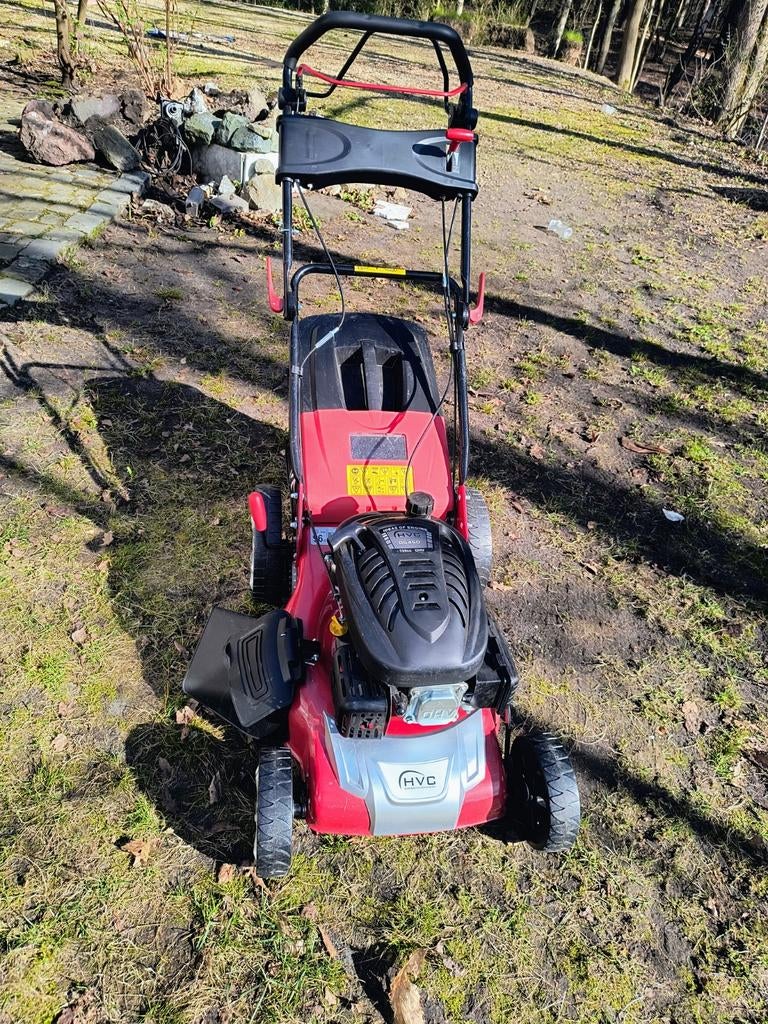 Beziene grasmaaier, Ophalen