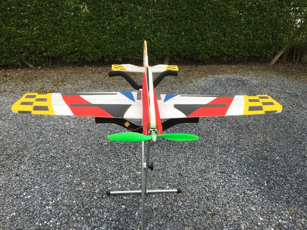 Red eagle, Hobby en Vrije tijd, Modelbouw | Radiografisch | Vliegtuigen, Ophalen, Zo goed als nieuw