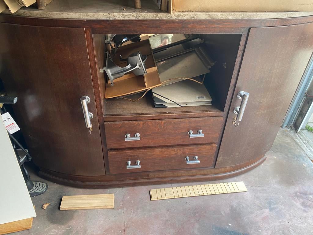 Dressoir ancien, Enlèvement, Utilisé