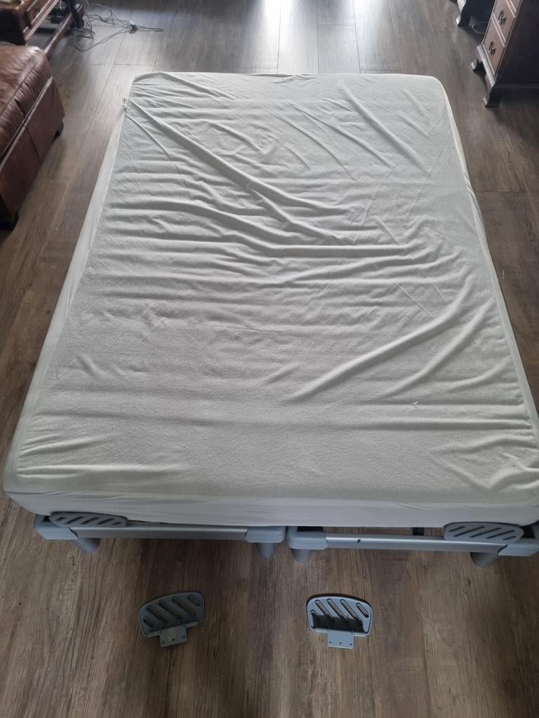 Bed 140cm twijfelaar, Ophalen, 140 cm, Zo goed als nieuw, Twijfelaar