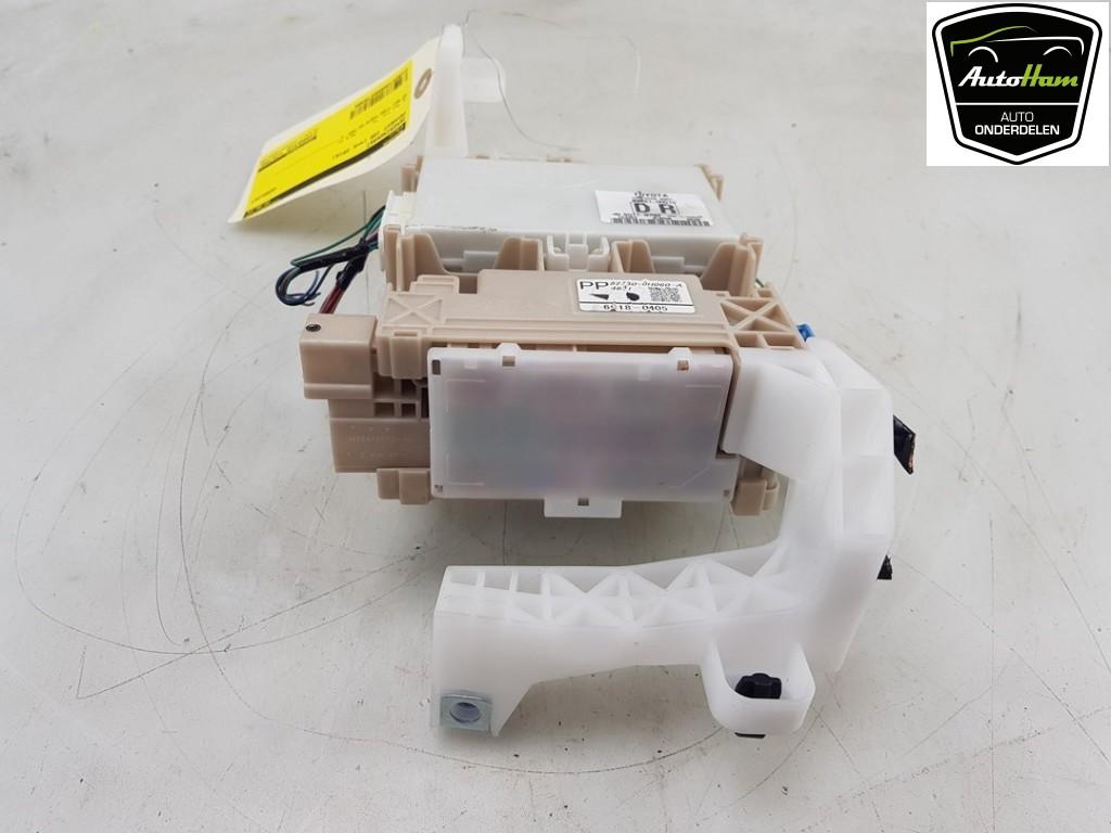 BOITIER FUSIBLES Peugeot 108 (|892210H010|827300H040A|), Utilisé, Peugeot