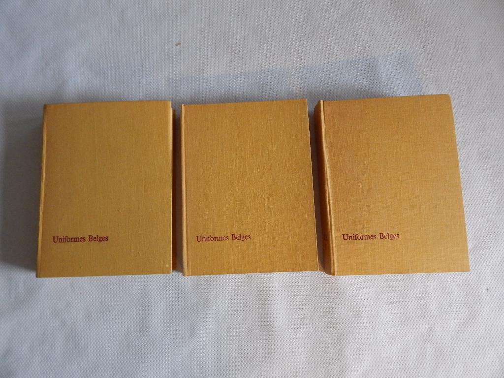 Uniformes belges, Enlèvement ou Envoi, Armée de terre, Livre ou Revue