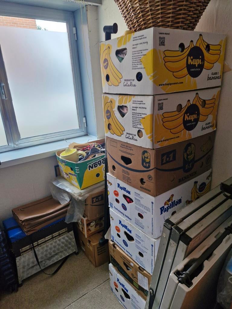 14 dozen voor rommelmarkt, Ophalen