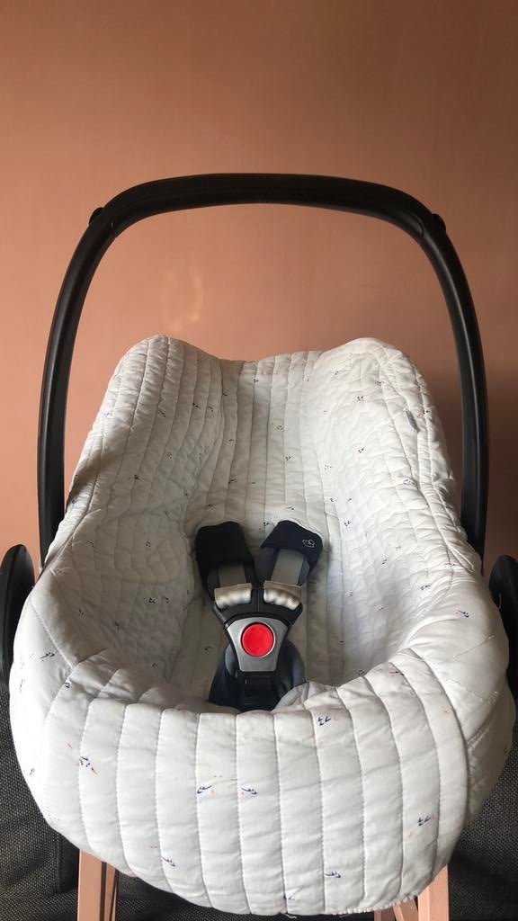 Maxi-Cosi baby autostoel + verkleinkussen, hoes en voetenzak, Ophalen, Zo goed als nieuw, Maxi-Cosi
