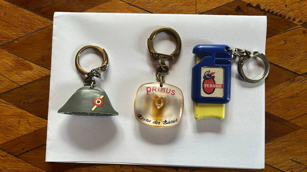 Lot de 3 porte-clés courvoisier - primus - pernod, Collections, Enlèvement ou Envoi, Comme neuf