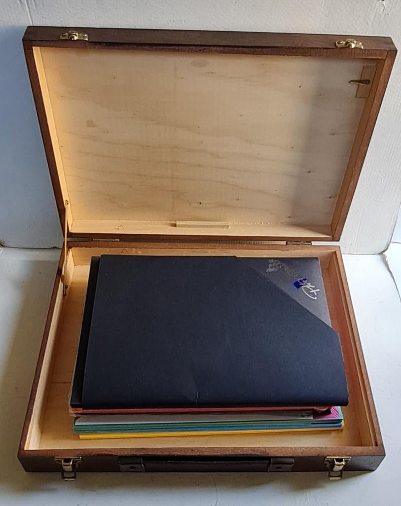 Tekendoos + A4 Canson, Paperado 160gr & inlegmappen Bahia 80, Hobby en Vrije tijd, Tekenen, Ophalen of Verzenden, Zo goed als nieuw