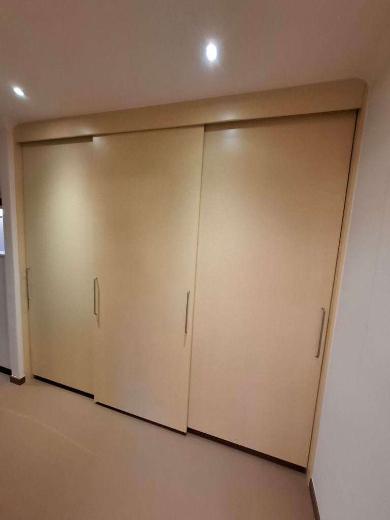 Grande armoire, Maison & Meubles, 200 cm ou plus, Enlèvement, Utilisé, 200 cm ou plus