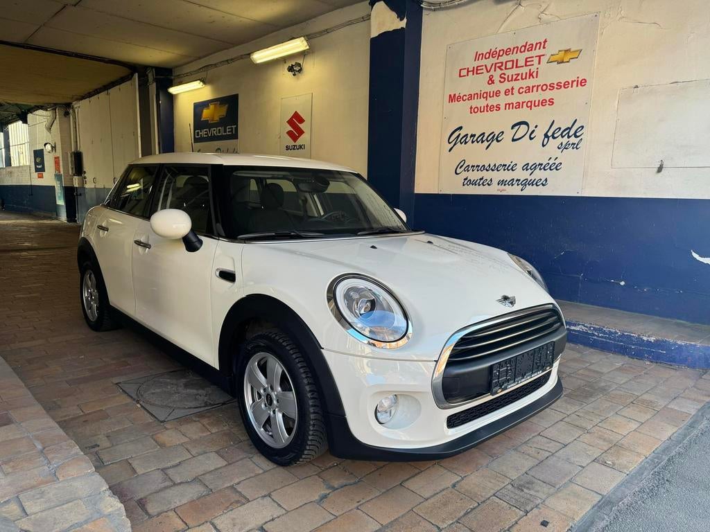 Mini one 1.2i 2016 102 pk airco gps 105.000 km, Auto's, Mini, Voorwielaandrijving, 4 cilinders, Wit, 5 deurs