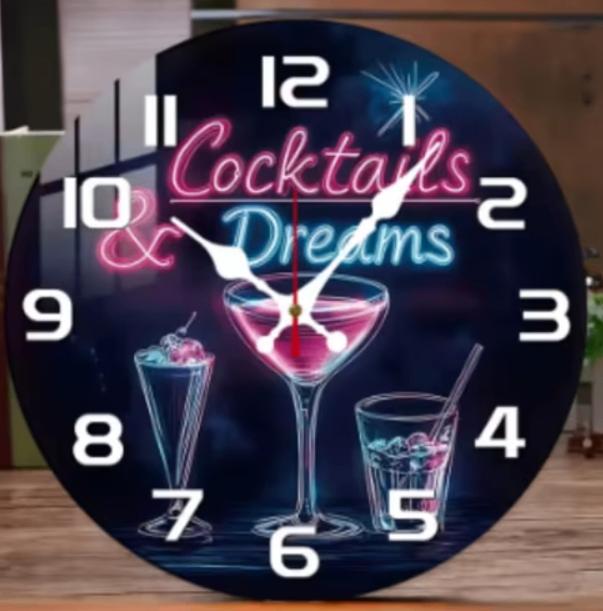 Ronde wandklok van hout Cocktails & Dreams (25cm), Ophalen of Verzenden, Nieuw, Wandklok