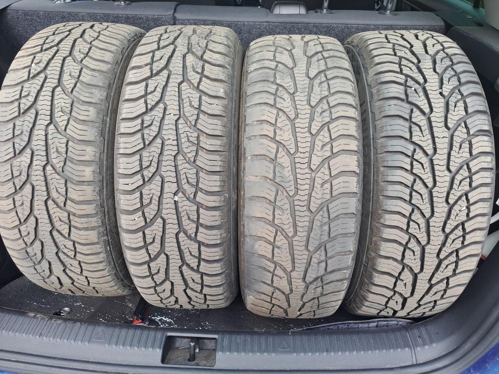 pneus Uniroyal toute saison avec jantes - 185/60 R15 88T, Autos : Pièces & Accessoires, Pneus & Jantes, Pneu(s), 4 Saisons, 15 pouces