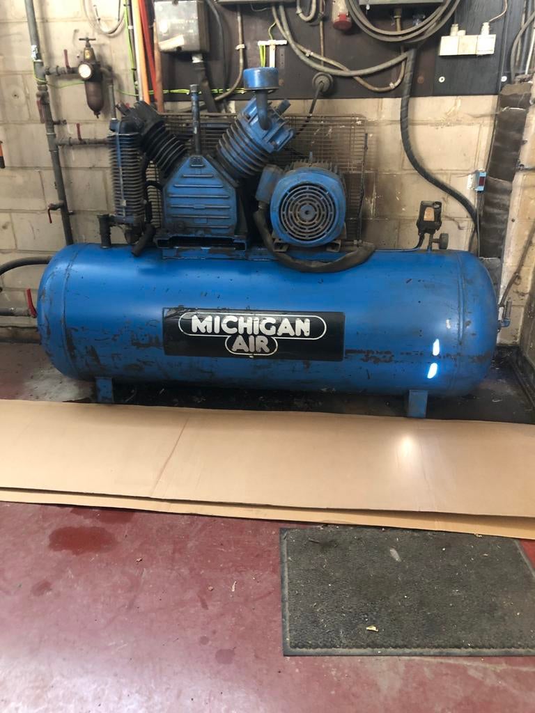 compressor michigan air, Doe-het-zelf en Bouw, Compressors, Ophalen, Zo goed als nieuw