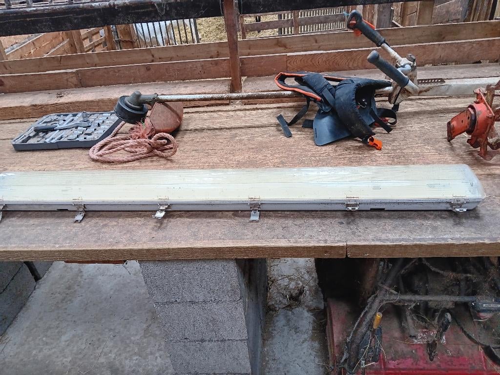 armature protection neon, Bricolage & Construction, Enlèvement, Utilisé, Armature