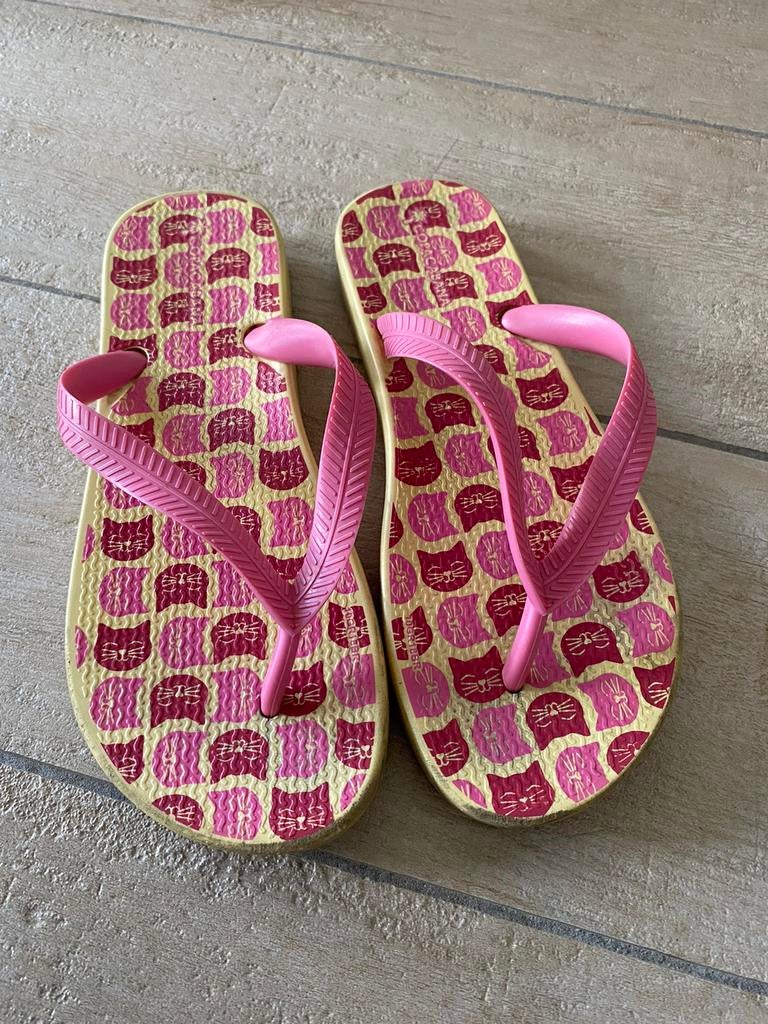 Teenslippers maat 33, Enlèvement ou Envoi, Utilisé