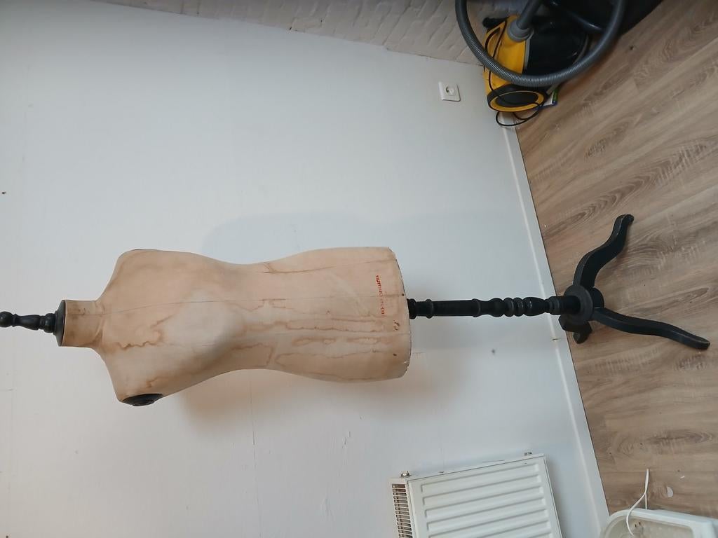 Antieke paspop echte stockmans, Enlèvement