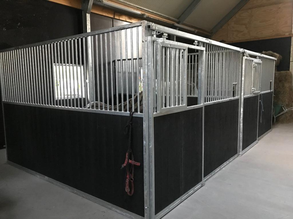 voorwand + tussenwand paardenbox, Mise à l'étable