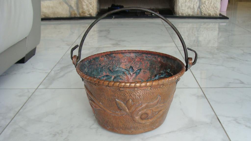 chaudron en cuivre martelé avec anse, vintage,, Antiquités & Art, Enlèvement ou Envoi, Cuivre