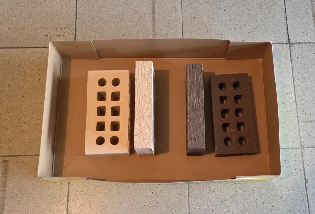 Gevelstenen BRIMO (Rijkevorsel) - nooit gebruikt geweest, Doe-het-zelf en Bouw, Ophalen, Nieuw, Bakstenen