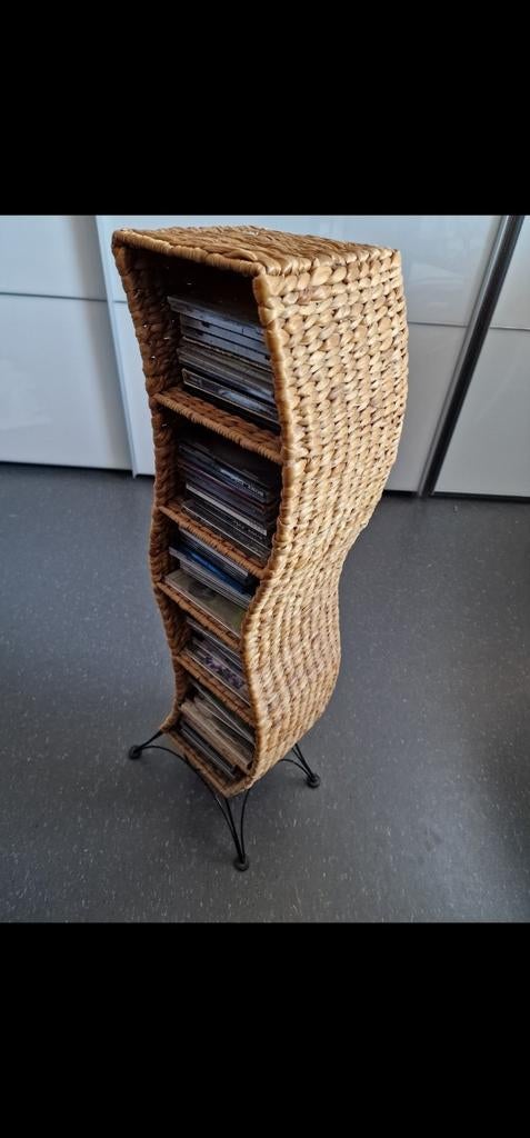 Rieten Rotan Rekje / Bijzetkastje, Huis en Inrichting, Ophalen, Gebruikt