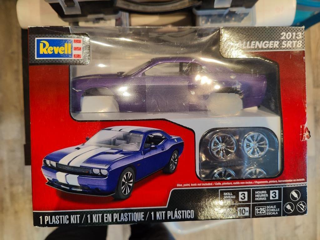 Revell Dodge Challenger SRT8, Auto, Revell, Groter dan 1:32, Ophalen of Verzenden
