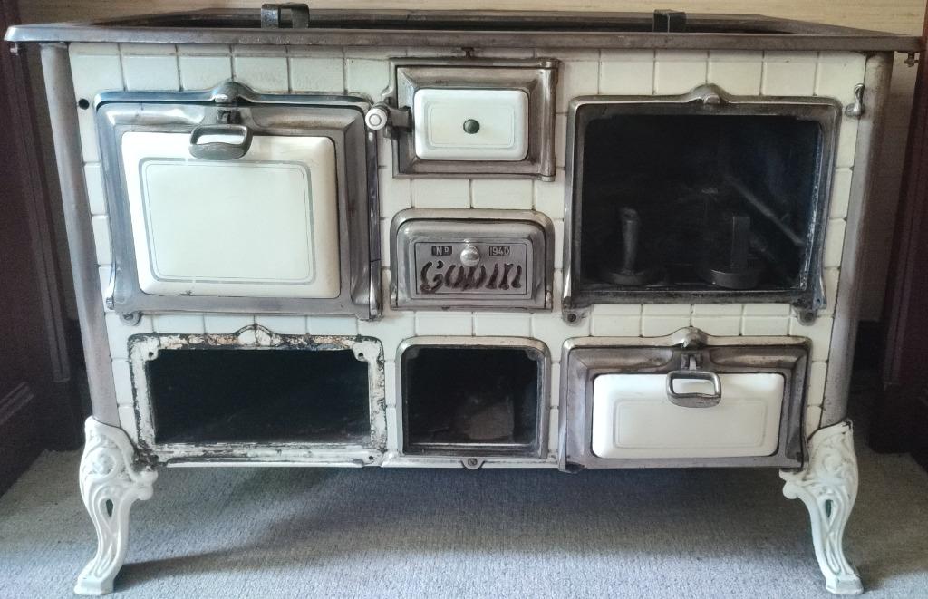 Ancien poêle (Godin) n°1940 cuisinière avec fers à repasser, Maison & Meubles, Poêles, Enlèvement, Utilisé, Bois, Autoportant