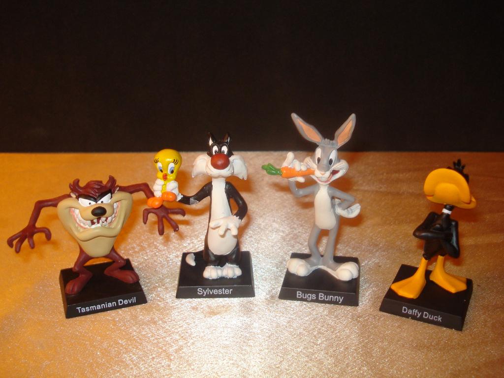 Lot de 4 Figurines Looney Tunes en Plomb Bugs Bunny, Titi..., Verzamelen, Stripfiguren, Nieuw, Beeldje of Figuurtje, Looney Tunes