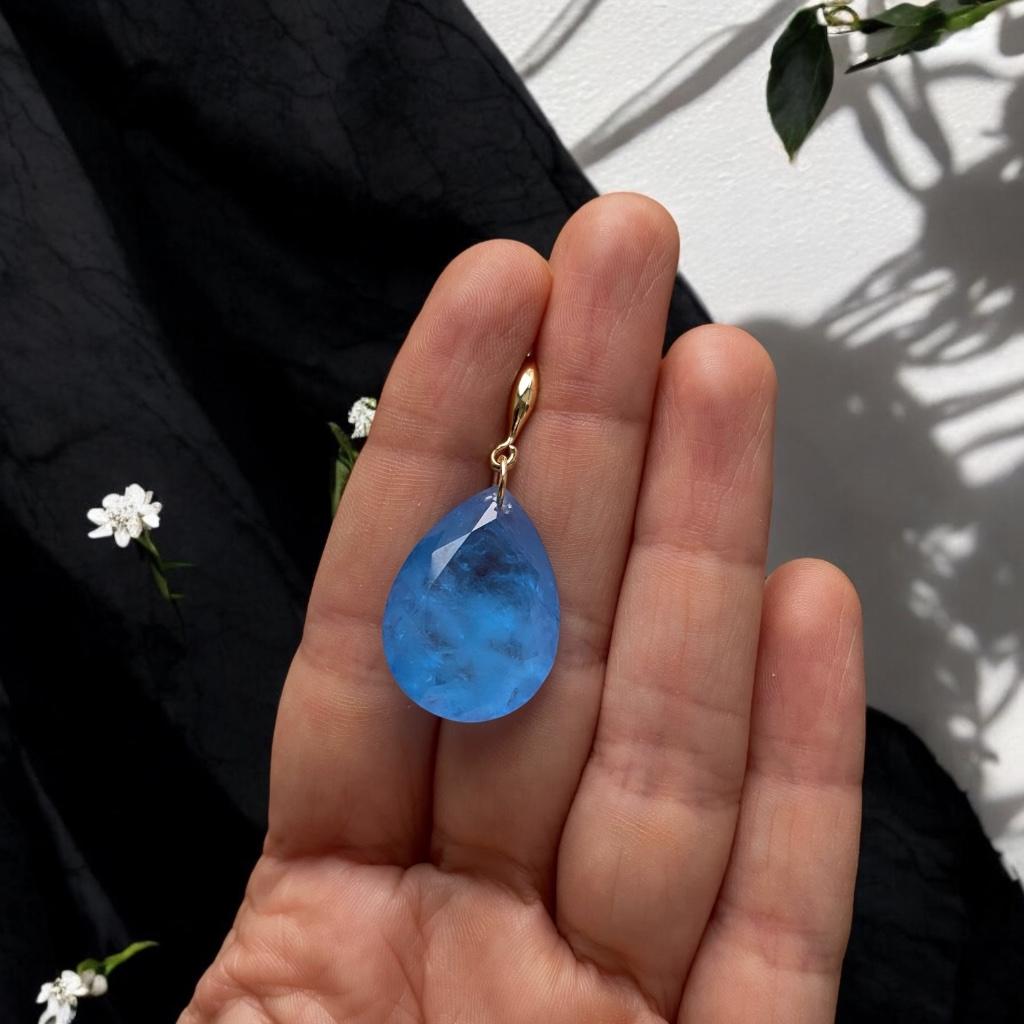 Boucles d'oreilles en pierre naturelle Plaqué or 14 carats, Enlèvement ou Envoi, Comme neuf, Avec cristal, Bleu