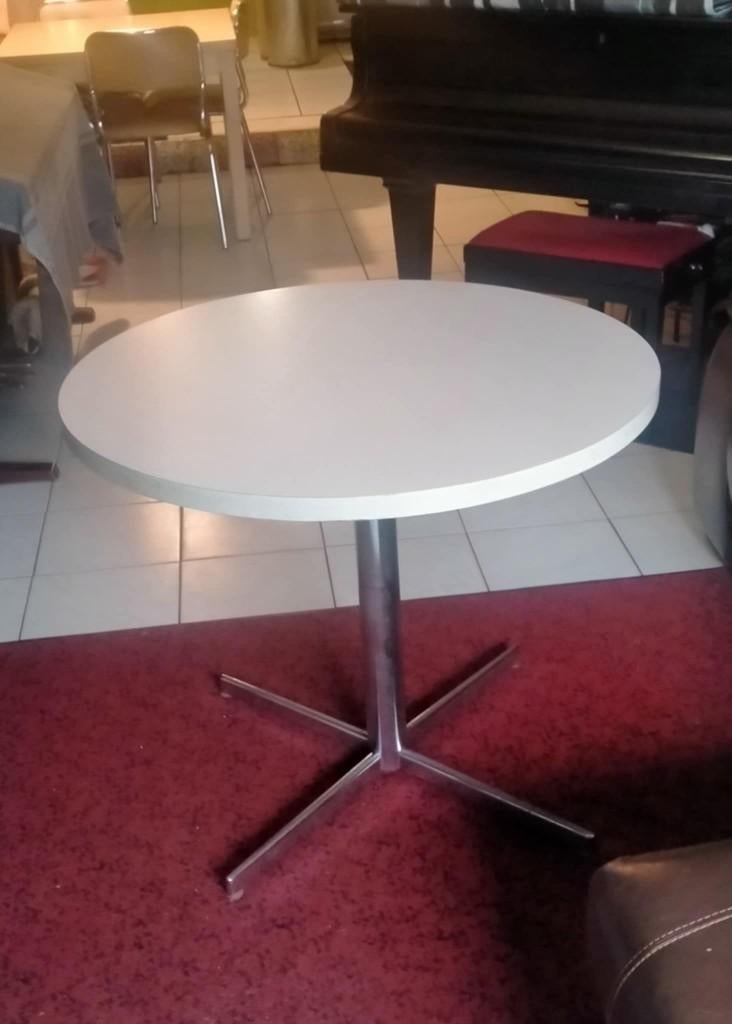 Table ronde blanche + verre trempé (acheté 150e), Maison & Meubles, Tables | Tables de salon, Utilisé, 50 à 75 cm, 50 à 100 cm