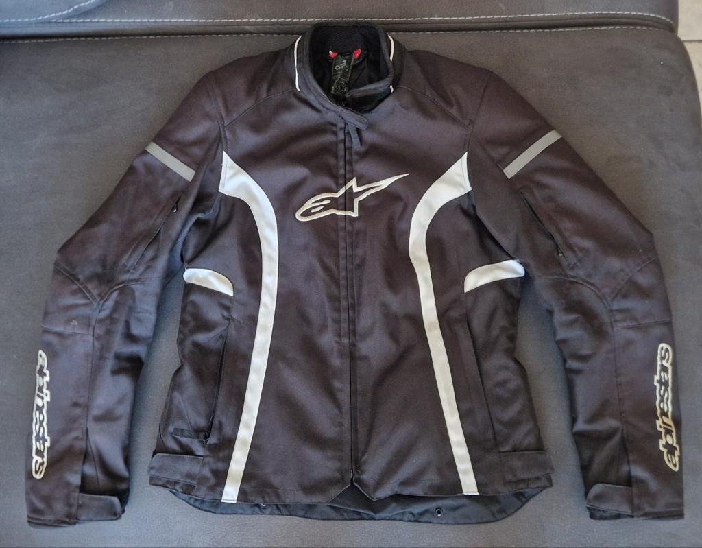 Dames Stella T-Kira V2 Waterdichte Jas

Maat Large L, Ophalen