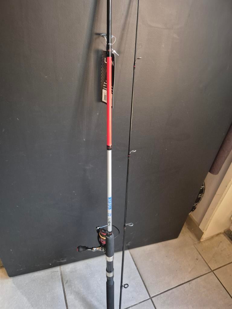 Canne à pêche 210 cm 10/30 grammes, Enlèvement, Moulinet