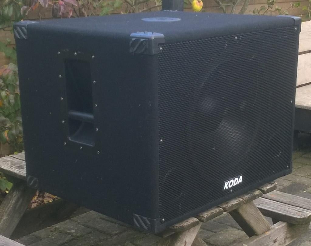 Luidsprekers sub Koda ES-15, 300 - 600 Watt 15 inch, 2 stuks, Autres marques, Comme neuf, 120 watts ou plus, Subwoofer