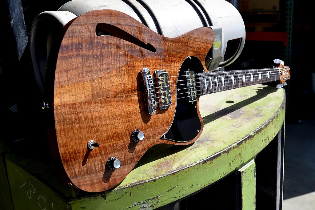 Kauer Daylighter Express Supreme 2015 - Claro Walnut, Musique & Instruments, Instruments à corde | Guitares | Électriques, Enlèvement