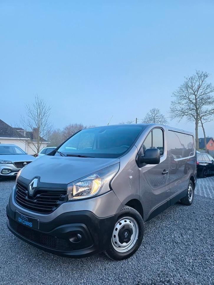 Renault trafic Comfort 3zit Lichtevracht/Airco//Pdc/Trekhaak, Voorwielaandrijving, 4 deurs, 4 cilinders, 2000 kg