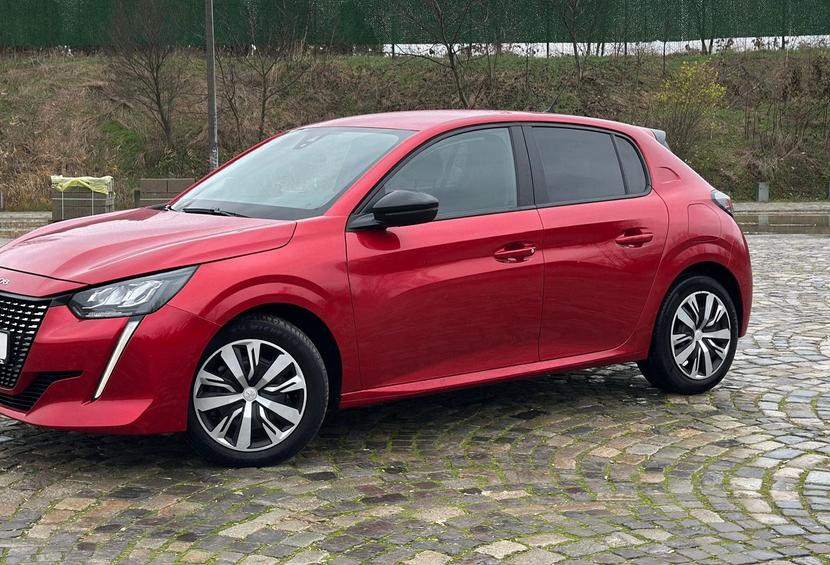 Peugeot 208 1.2 L PureTech STT Allure, Autos, Peugeot, Particulier, Essence, Euro 6, Break, 5 portes, Boîte manuelle, Rouge, Gris