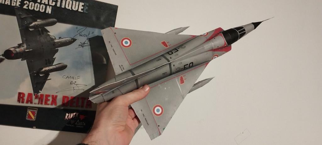 Avion militaire papier collection, Envoi, Avion